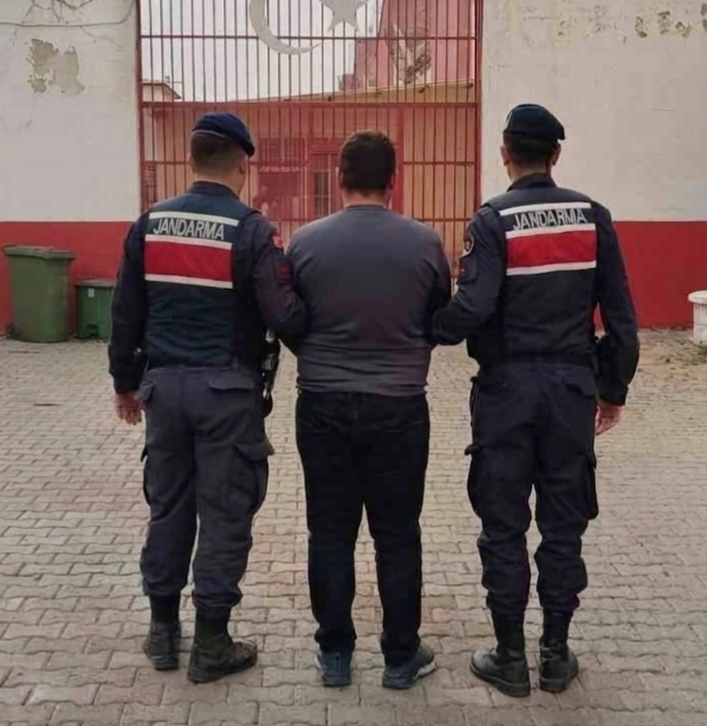 JASAT’TAN KAÇAMADI: 10 YIL 2 AY HAPİS CEZALI FİRARİ YAKALANDI