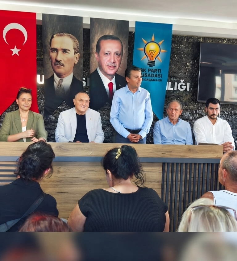 İYİ PARTİ'DEN AK PARTİ'YE GEÇEN AYDIN MİLLETVEKİLİ ÖMER KARAKAŞ KUŞADASI TEŞKİLATIYLA BULUŞTU