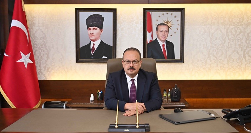 Aydın Valisi Canbolat’tan 10 Kasım mesajı: “Atatürk, milletine daima rehber oldu”