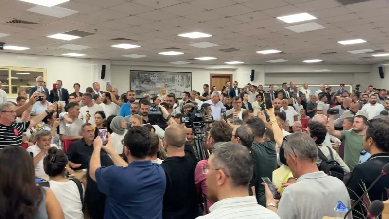 Aydın Büyükşehir Belediye Meclisi’nde Gerginlik: Oturum Ertelendi