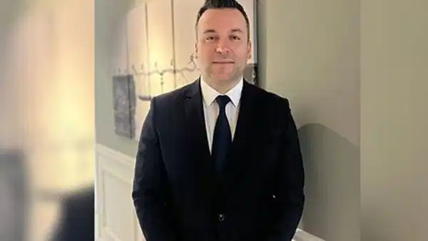 KUŞADASI BELEDİYESİ’NDE ‘LİYAKAT’ MASALI BİTTİ: KOLTUKLAR YANDAŞLARA MI TESLİM EDİLİYOR?