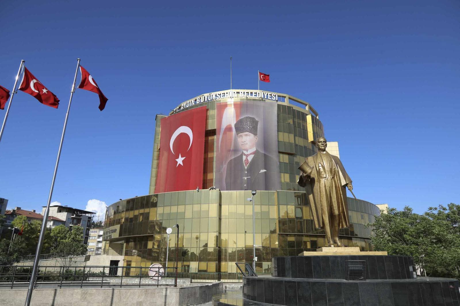 Yeni Yılın İlk Sabahında Yine Görev Başındaydılar    Aydın’da Hasta Nakil Hizmeti Güven Vermeye Devam Ediyor