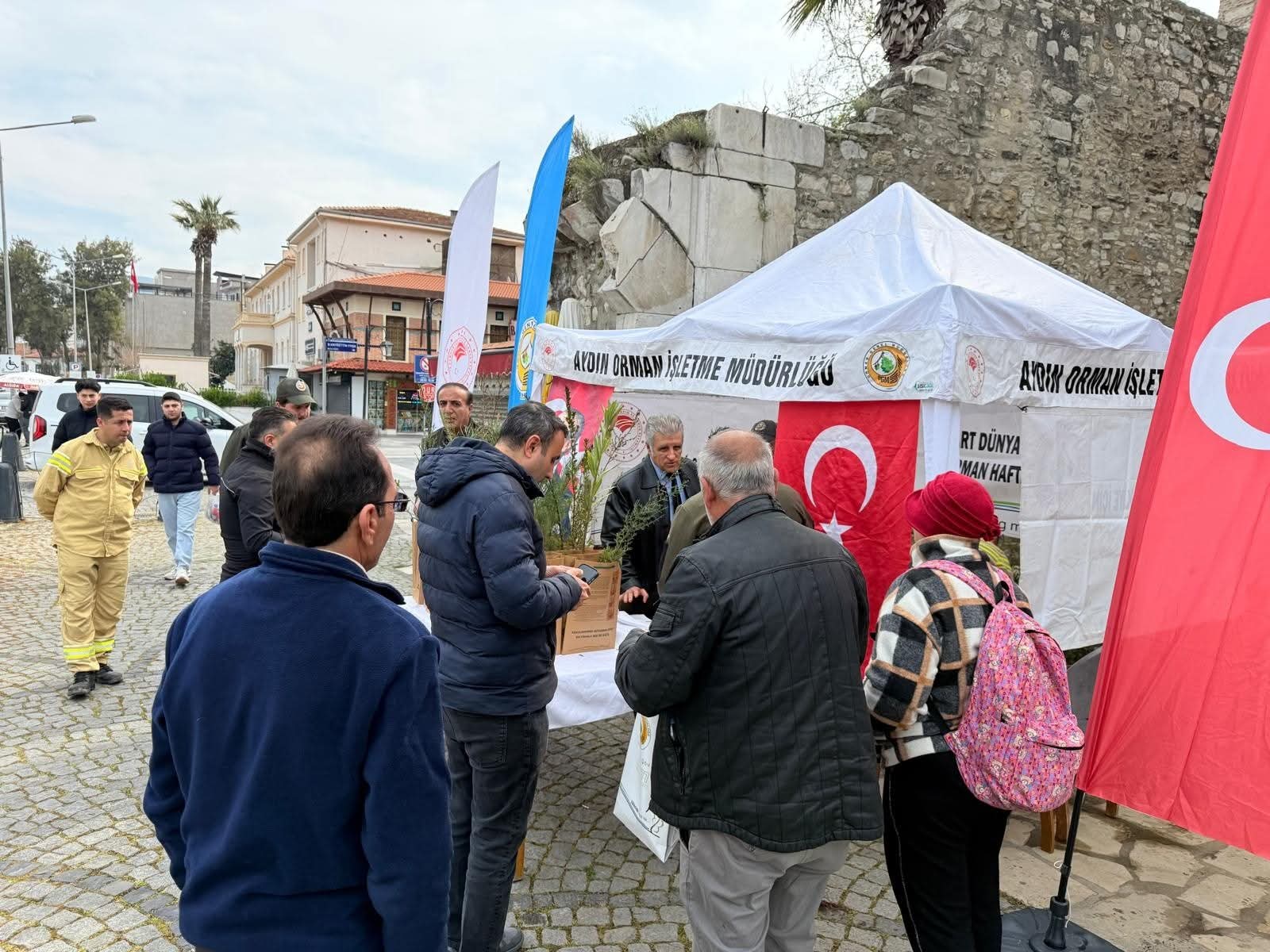 Kuşadası’nda Orman Haftası’na Anlamlı Katkı: Fidanlar Geleceğe Nefes Oldu