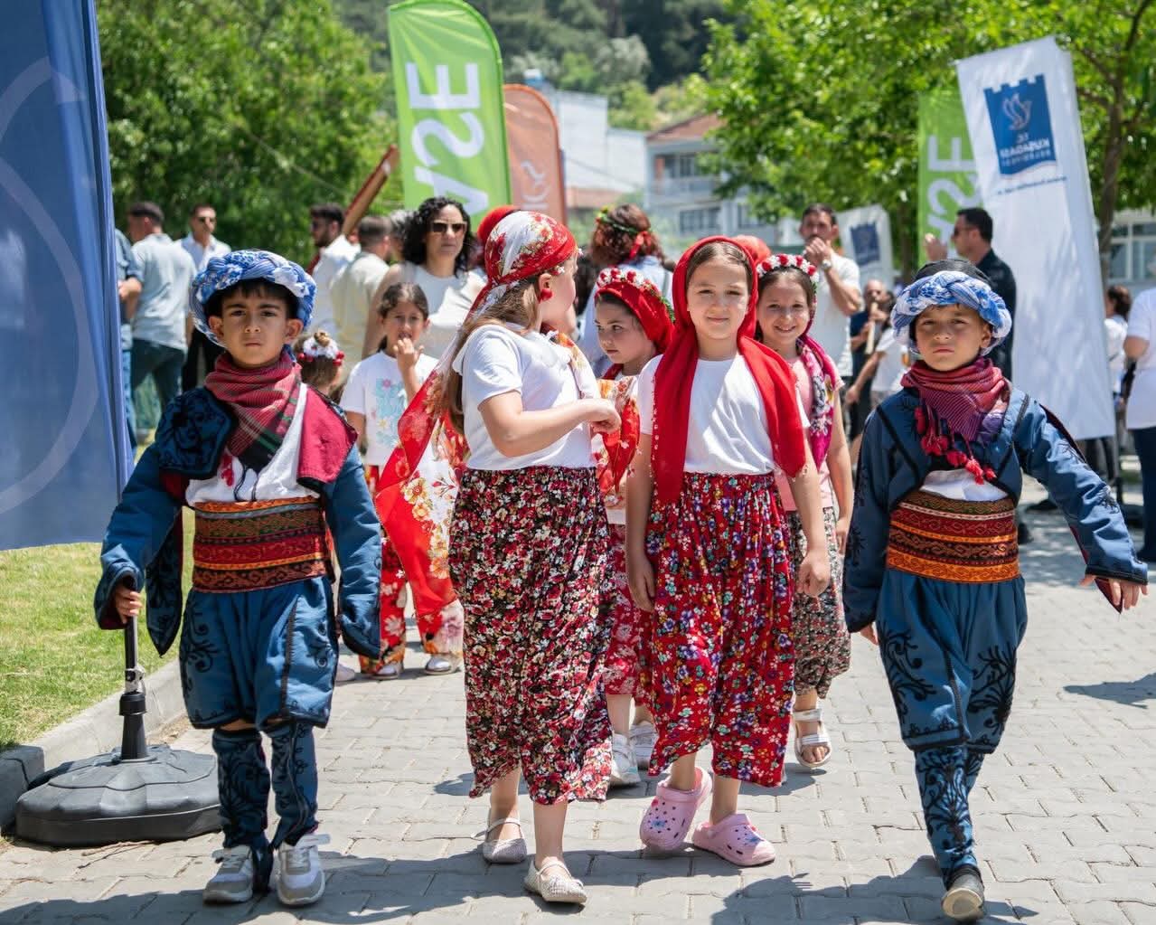 Kuşadası’nda Kiraz Coşkusu: 50 Yıllık Gelenek Festival Tadında Yaşandı