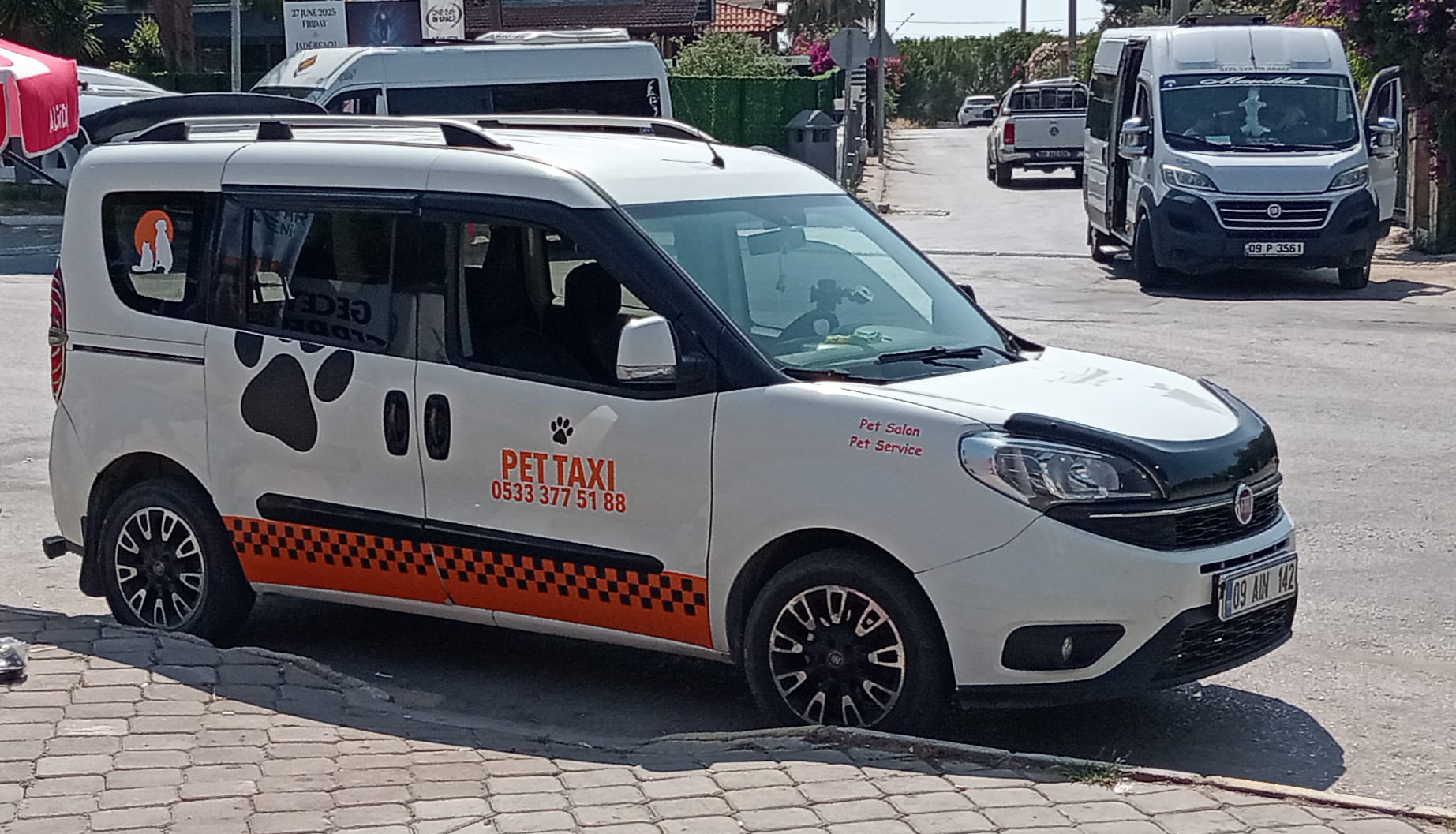 Kuşadası’nda Bir İlke İmza Attı: “Ben de Bir Hayvanseverim, Bir Telefon Kadar Yakınım”