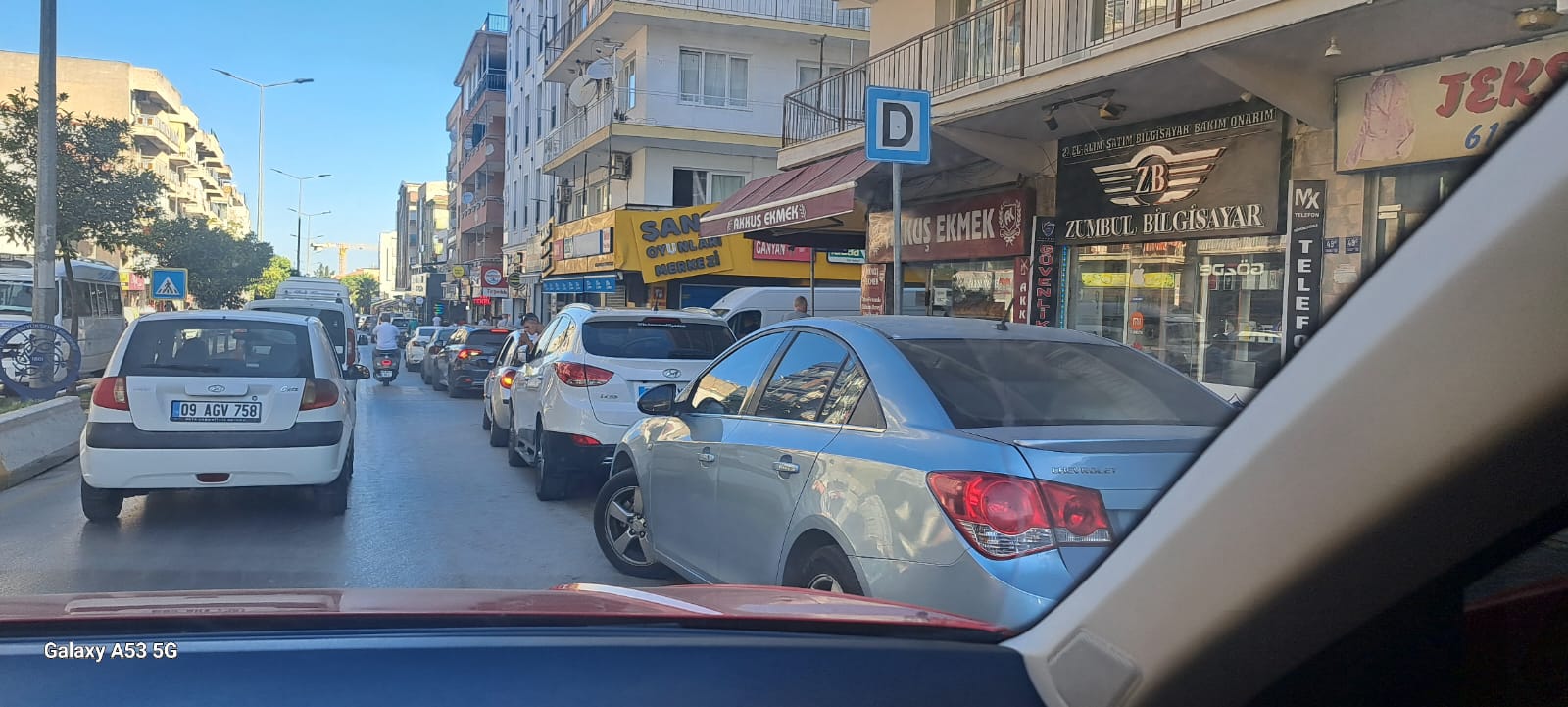 Kuşadası’nda Trafik ve Otopark Sorunu Çığ Gibi Büyüyor