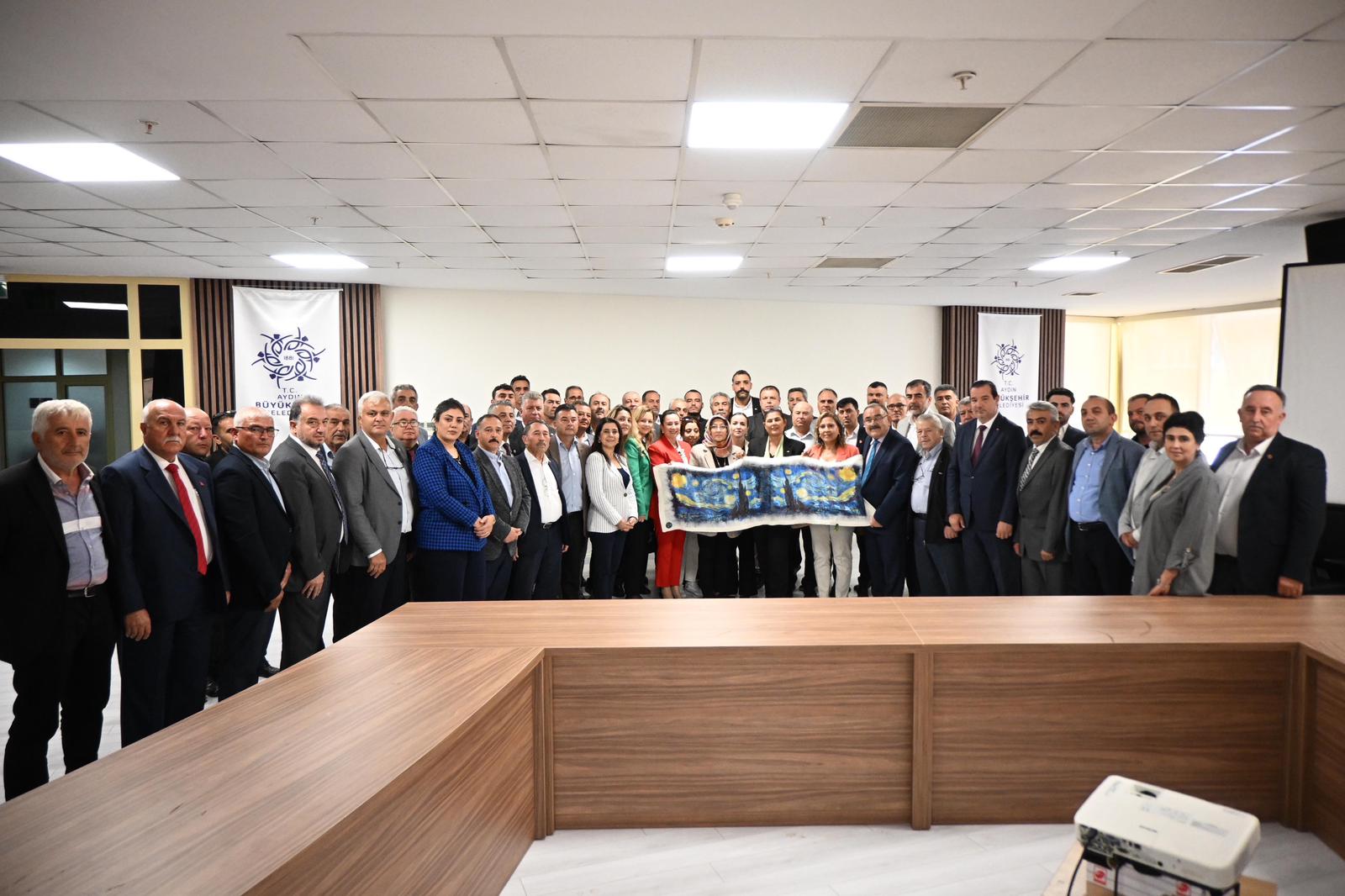 Çerçioğlu Vites Yükseltti: Haftanın Her Günü Sahada, Muhtarla Bir Araya Geliyor