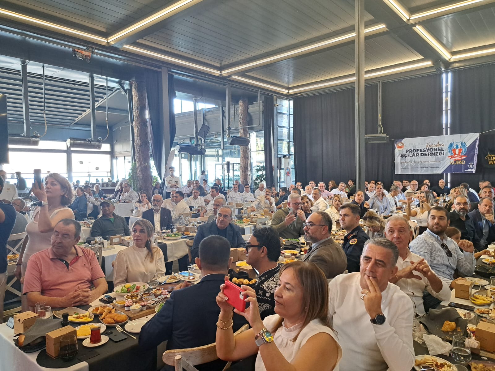 KUPAD LEZZETİN BAŞKENTİNİ YENİDEN KUŞADASI YAPTI!
