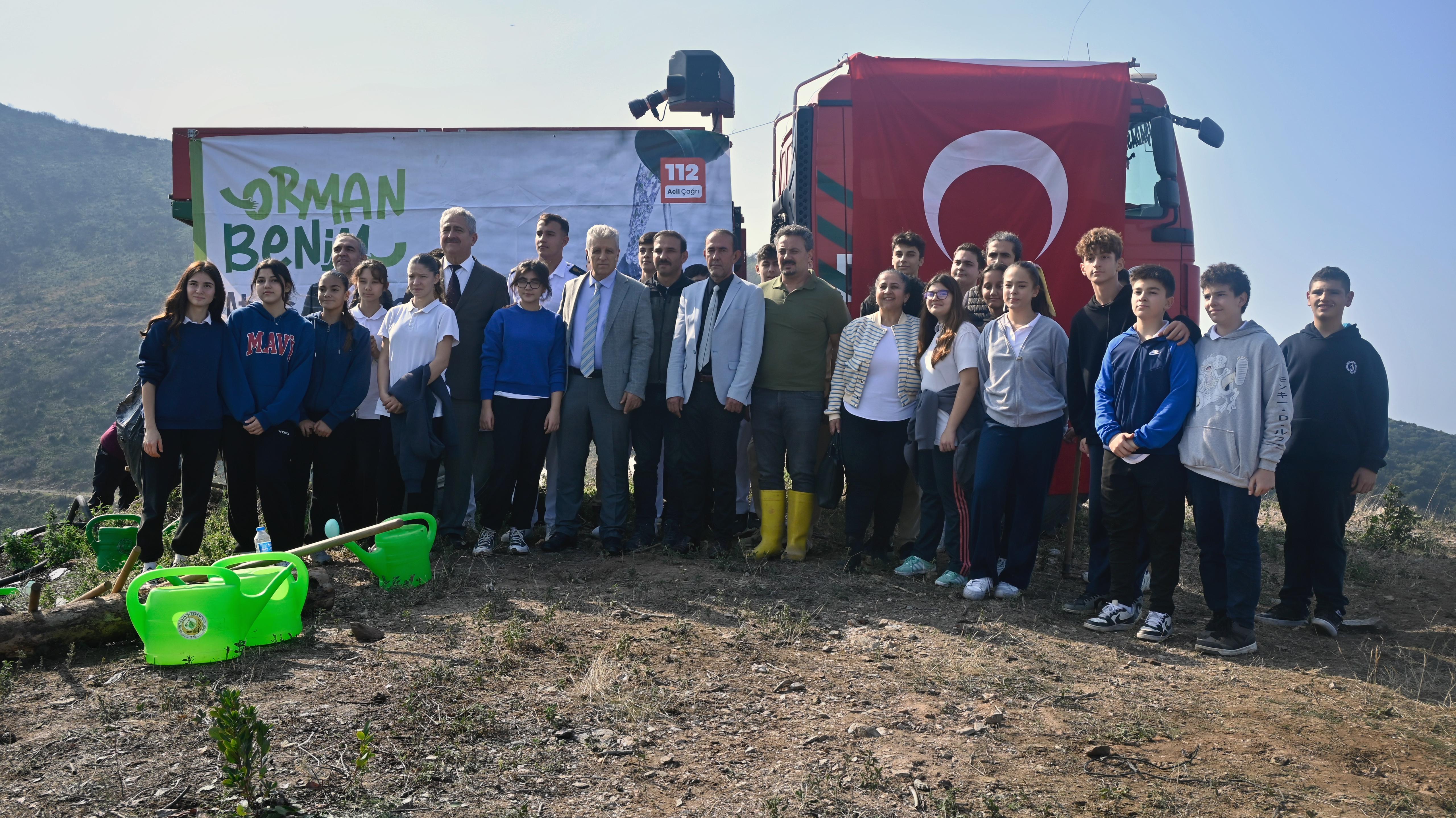 Kuşadası’nda 10 Kasım’da Anlamlı Etkinlik: Fidanlar Atatürk İçin Toprakla Buluştu