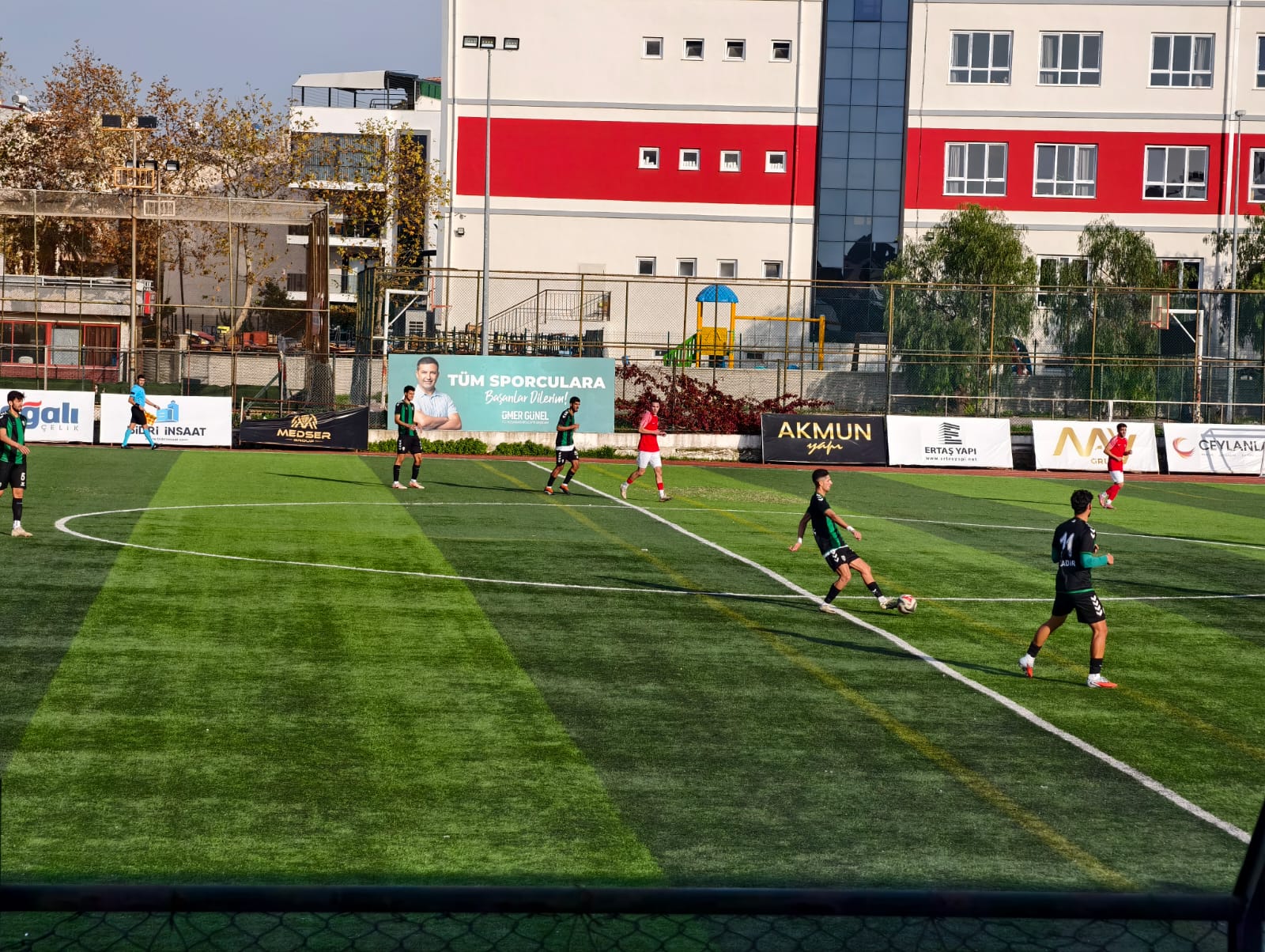 Kuşadasıspor Evinde Güldü: Akhisar 45 FSK 2-1