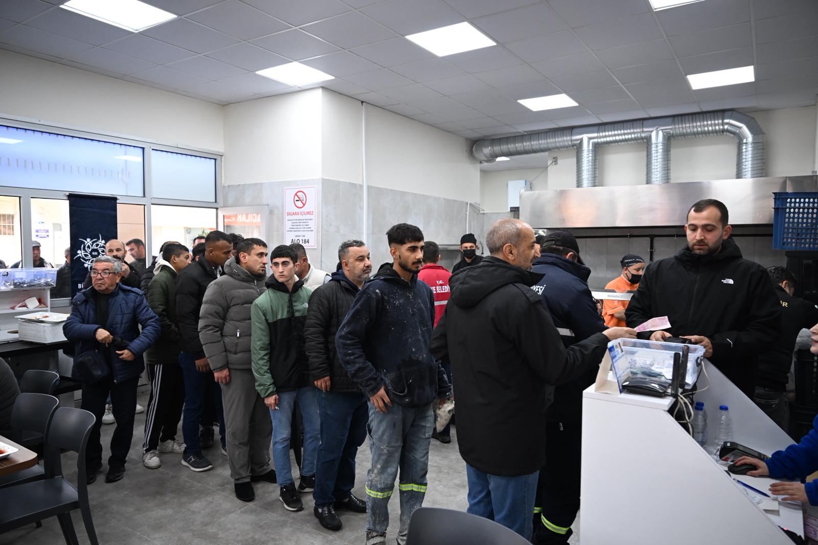 BAŞKAN ÇERÇİOĞLU’NUN SÖKE’YE KAZANDIRDIĞI ŞEHİR LOKANTASI YOĞUN İLGİ GÖRÜYOR