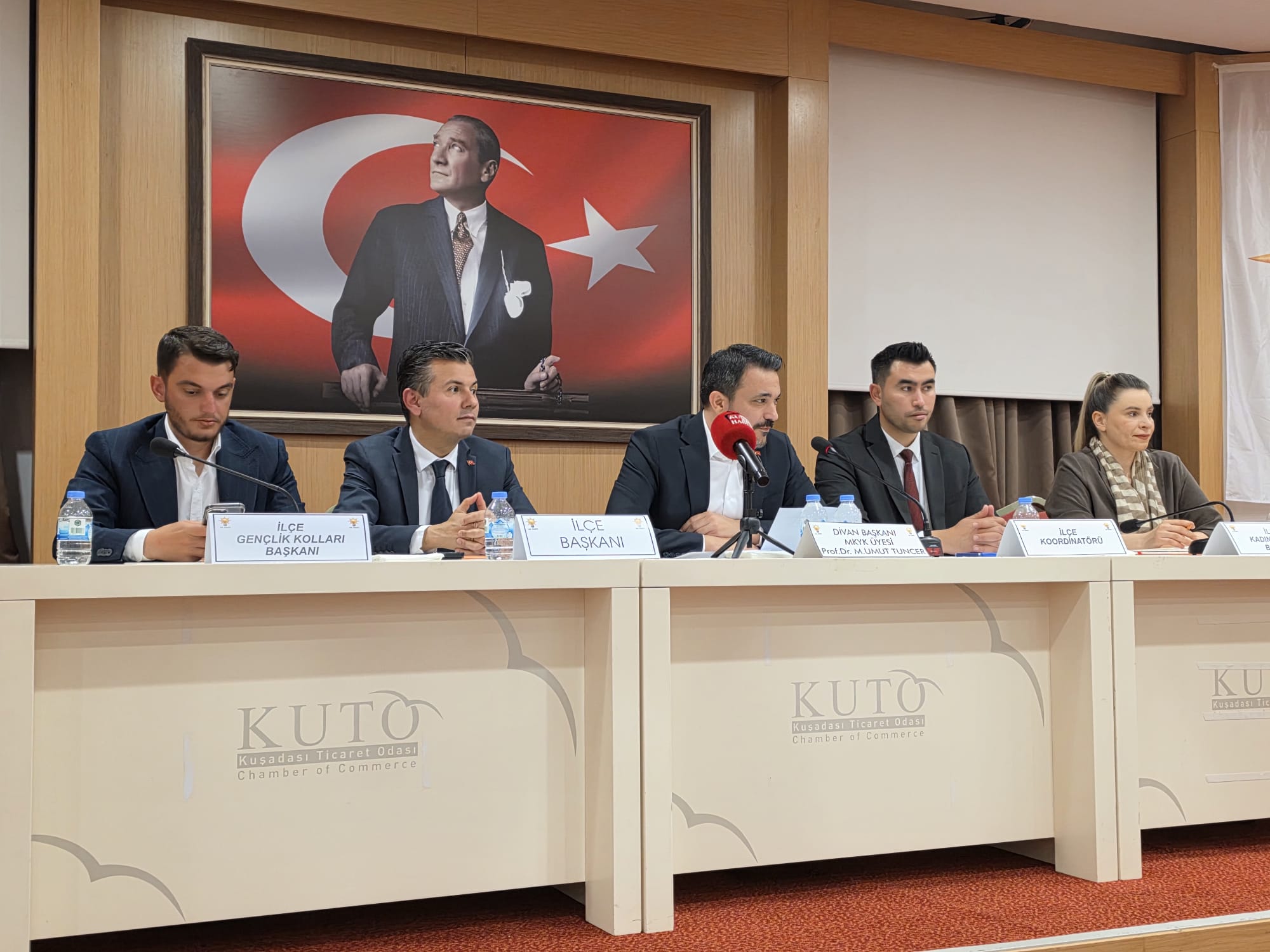 ​KUŞADASI’NDA AK PARTİ RÜZGARI: 