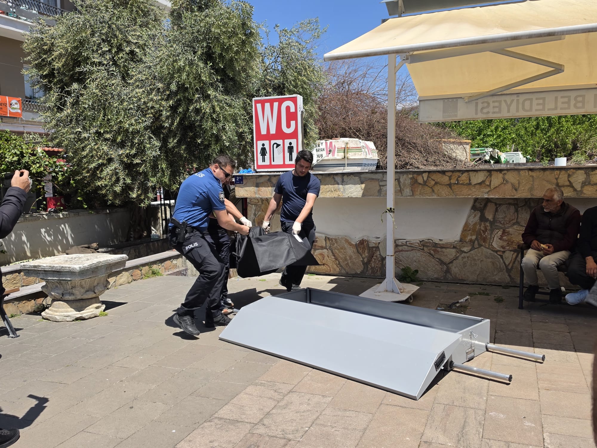 Kuşadası'nda Acı Kayıp: Hanım Camii’nin ‘Kuşçu Amcası’ Ölü Bulundu