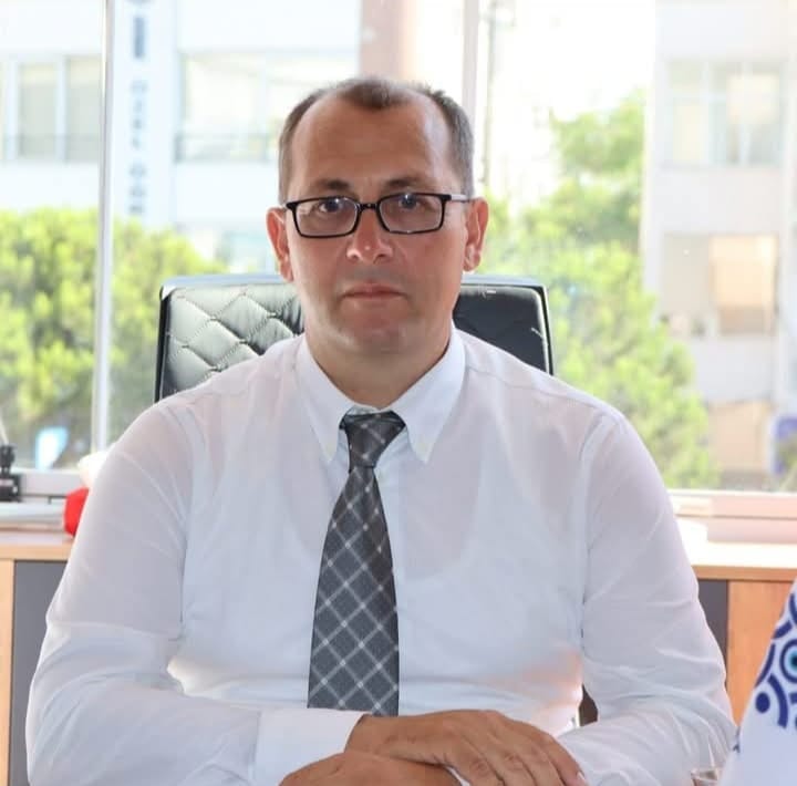 CHP Kuşadası İlçe Başkanlığı'nda Görev Değişimi: Yeni Başkan Hasan Sargın