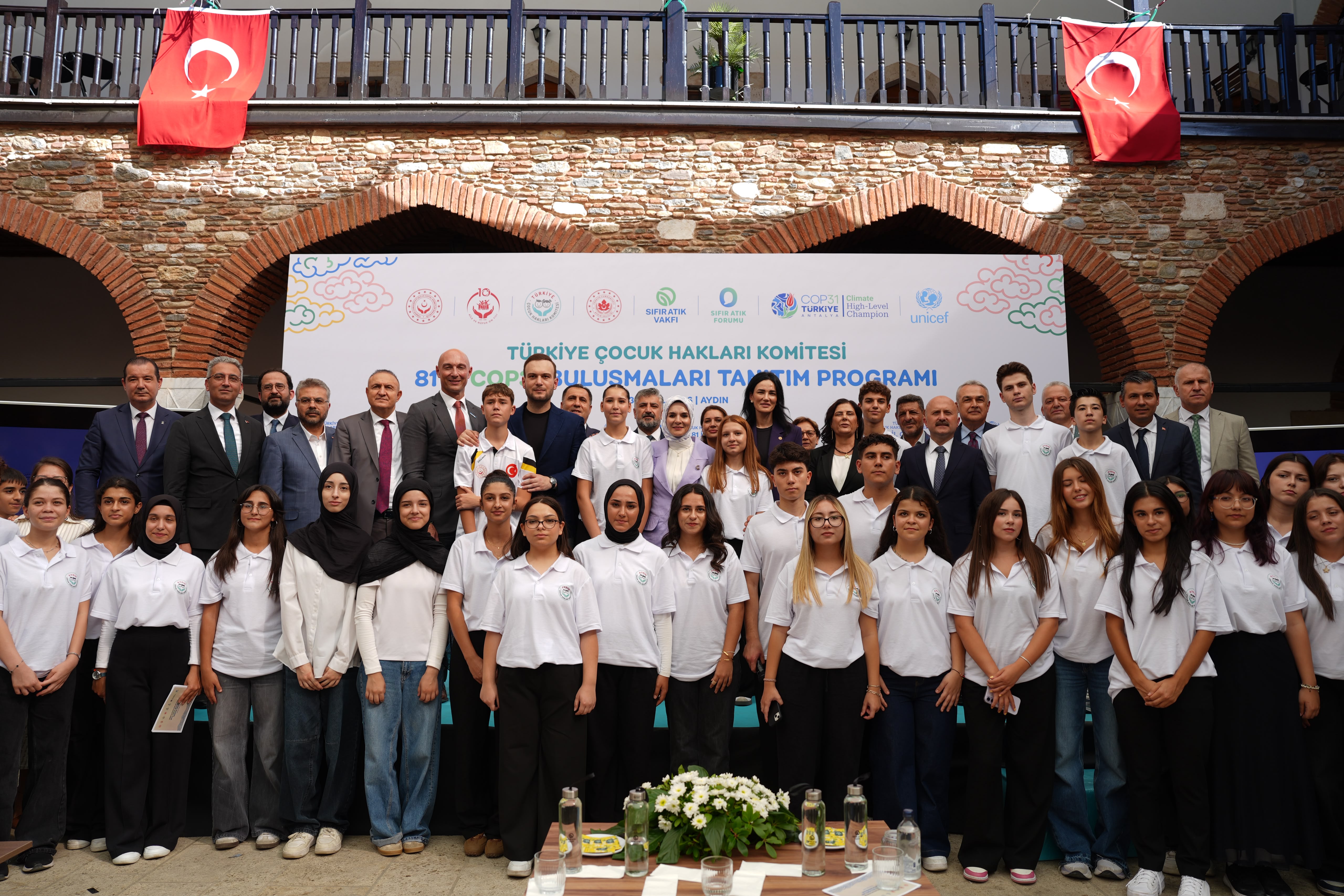 AYDIN’DAN DÜNYAYA ÇOCUK ÇIĞLIĞI: 48 BİN ÇOCUK COP31 İÇİN SAHADA!