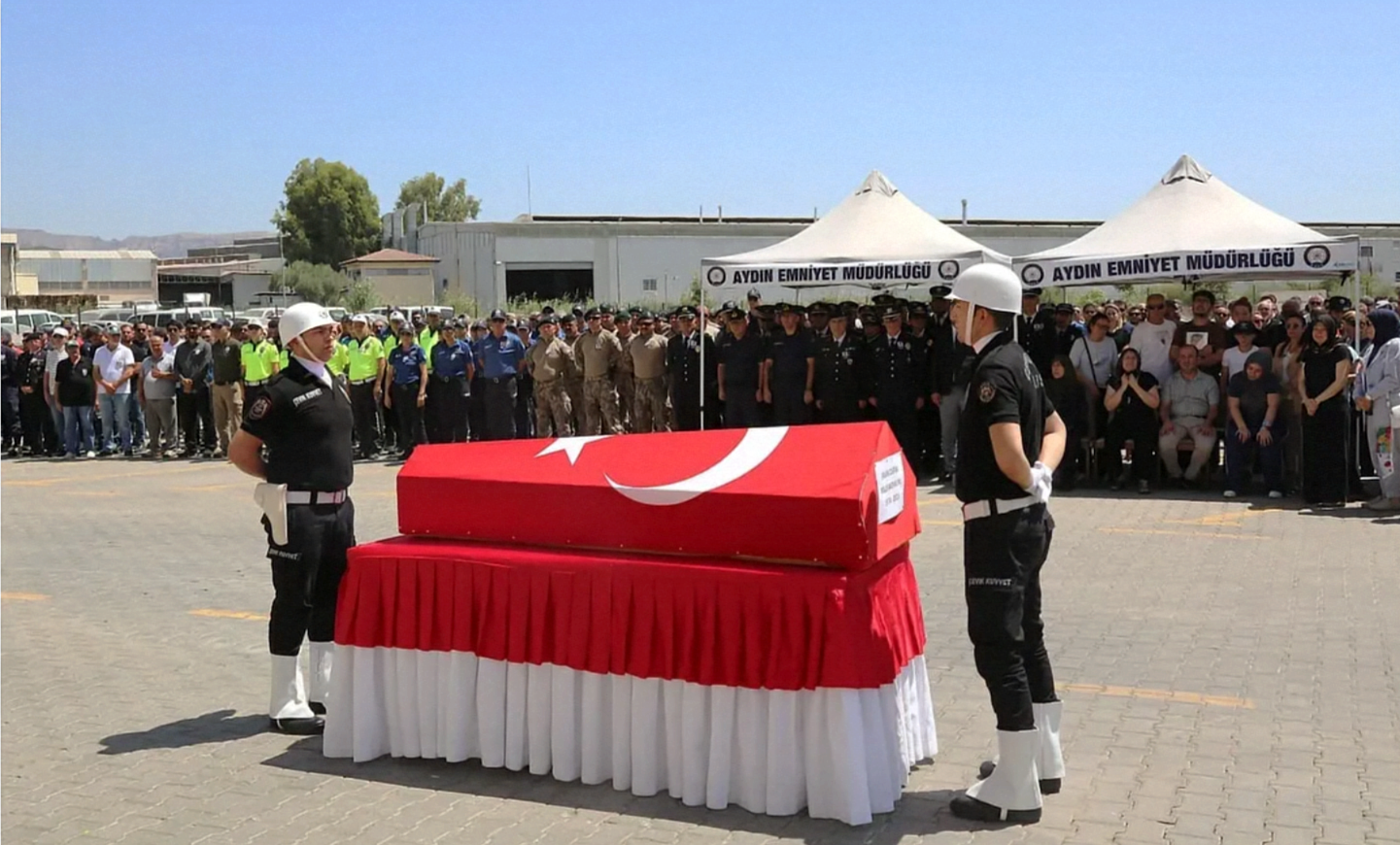 Aydın'da Görevli Polis Memuru Ersin Çıstak Kalp Krizi Sonucu Hayatını Kaybetti