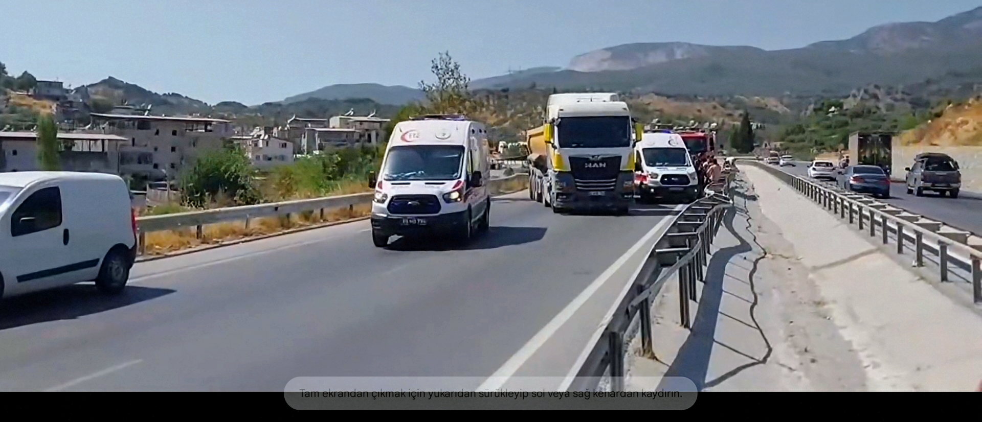 Söke’de Tur Midibüsü Devrildi: 7 Turist Yaralandı