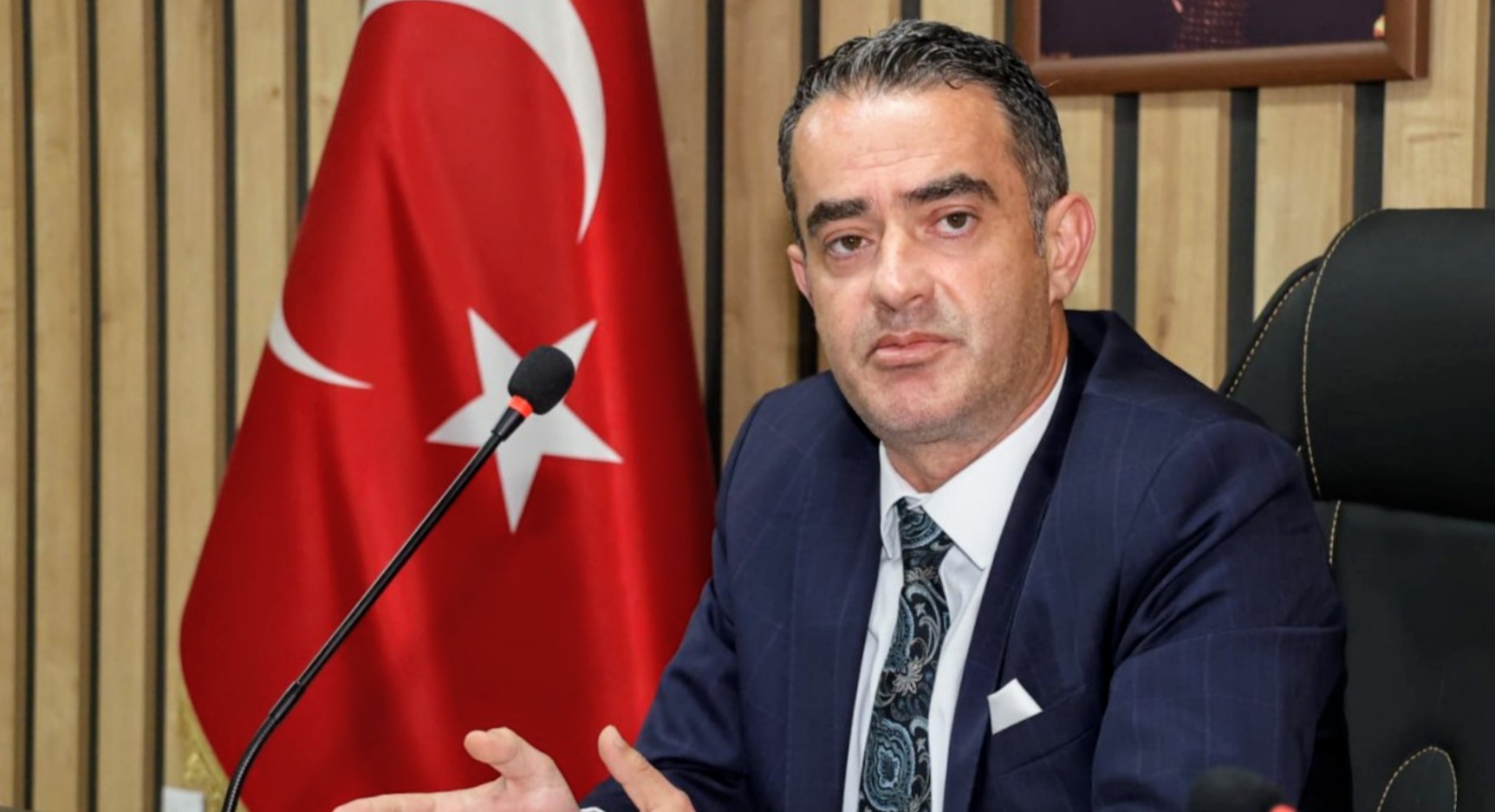 CHP’den Bir Sürpriz Daha mı?  Arıcı AK Parti’li Çerçioğlu’nun Yanında Yürüdü