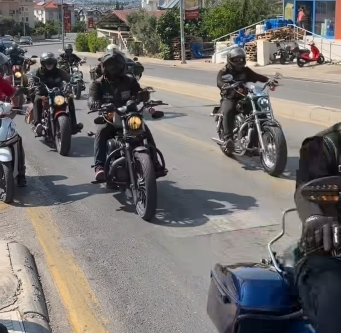 AYDIN'LI MOTOSİKLET TUTKUNLARINDAN 30 AĞUSTOS'A ÖZEL GÖRKEKMLİ KORTEJ