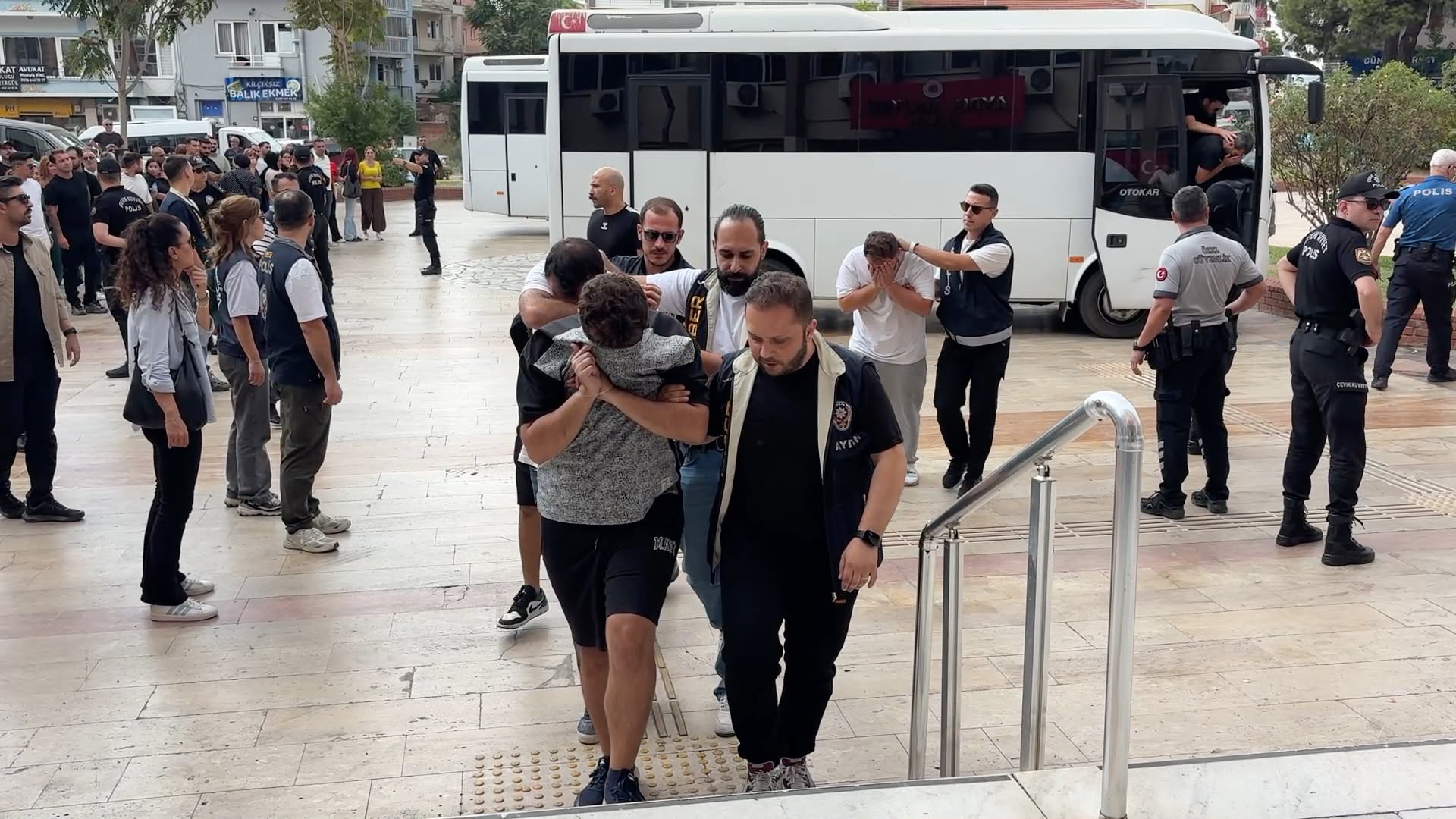 Aydın ve 6 ilde yasa dışı operasyonu: 31 şüpheli adliyeye getirildi