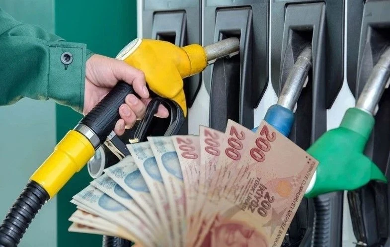 AKARYAKITTA YENİ DALGA: ÖNCE BENZİN, ARDINDAN MOTORİNE DEV ZAM