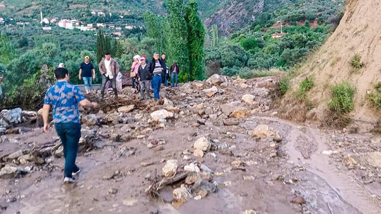 Köşk'te Kabus Anları! Sanayi Sitesini Su Bastı, Mahsur Kalan Canları AFAD Kurtardı