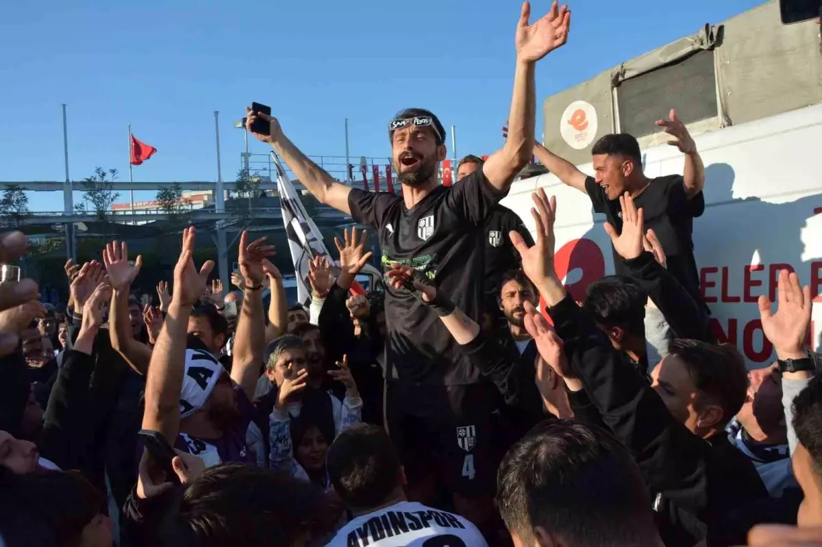 Aydınspor, Şampiyonluğu Kutladı