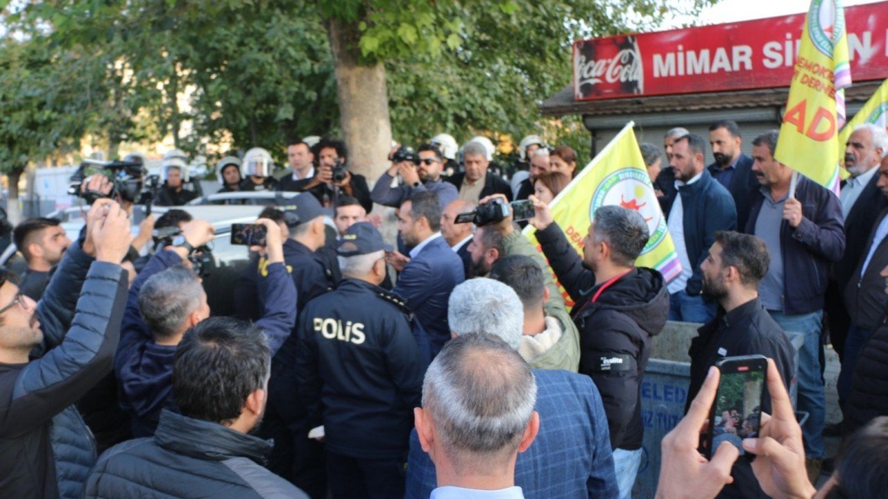 HALFETİ’DE ŞAFAK MESAİSİ: ESKİ BAŞKAN VE EKİBİNE ‘İHALE’ KELEPÇESİ!