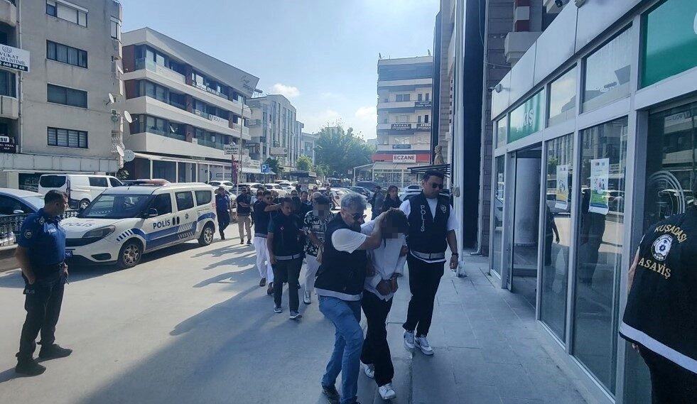 Kuşadası’ndaki Silahlı Saldırı Soruşturmasında 6 Şüpheli Adliyede