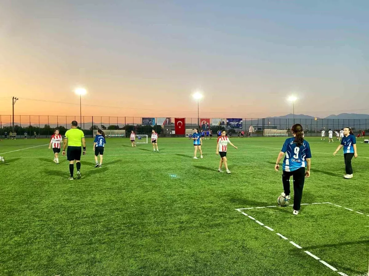Sokaklar Bizim 5x5 Futbol Gençlik Kupası Başladı